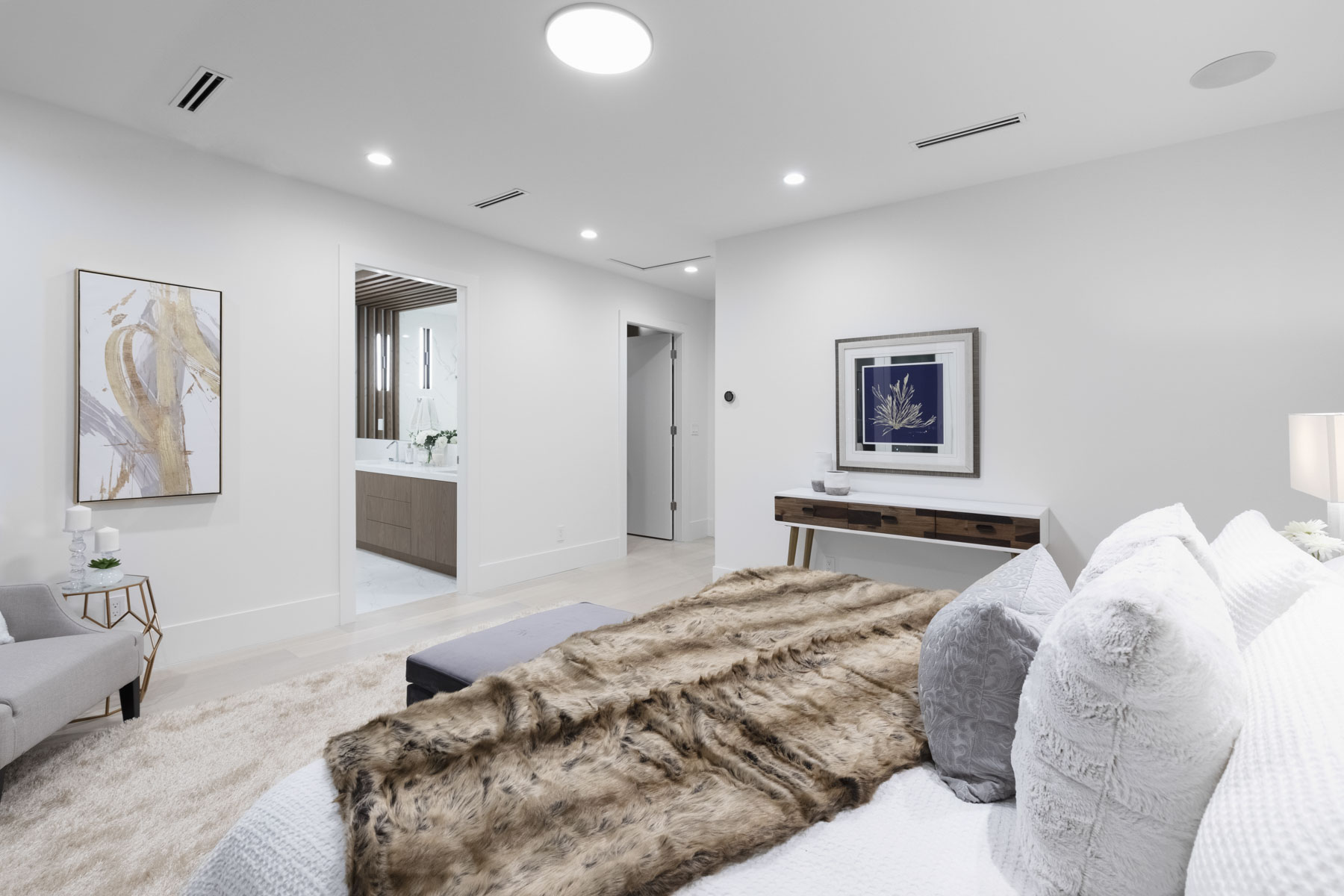 822 Cumberland Crescent